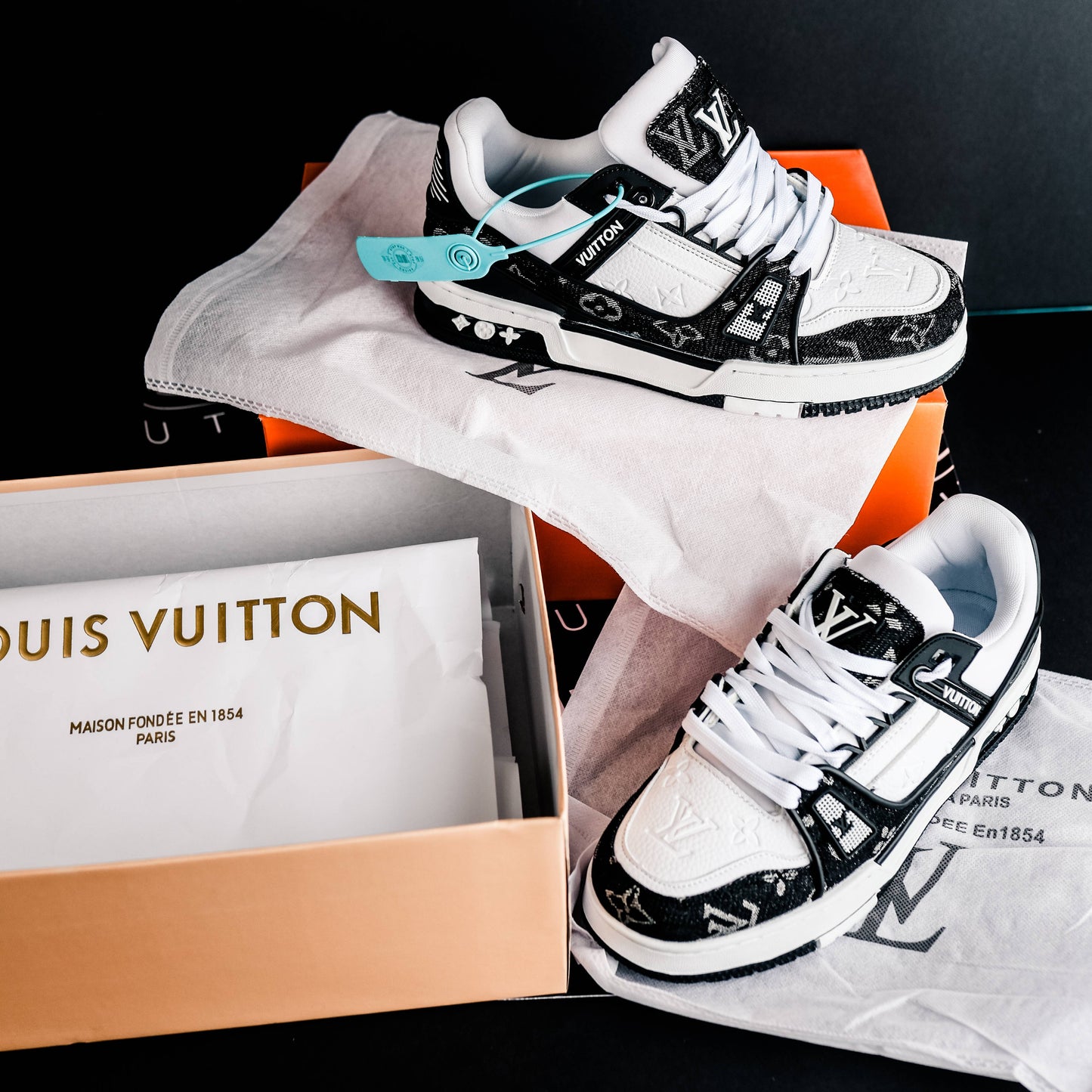 Louis Vuitton Trainer Sneaker Black