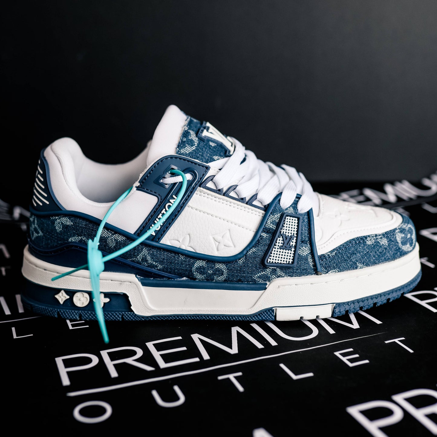 Louis Vuitton Trainer Sneaker Blue