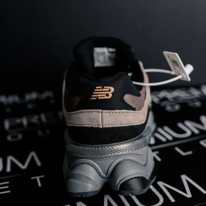 New Balance 9060 Brown