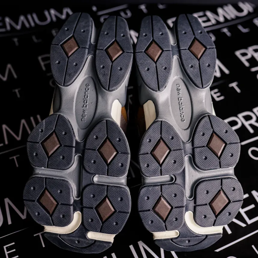 New Balance 9060 Brown