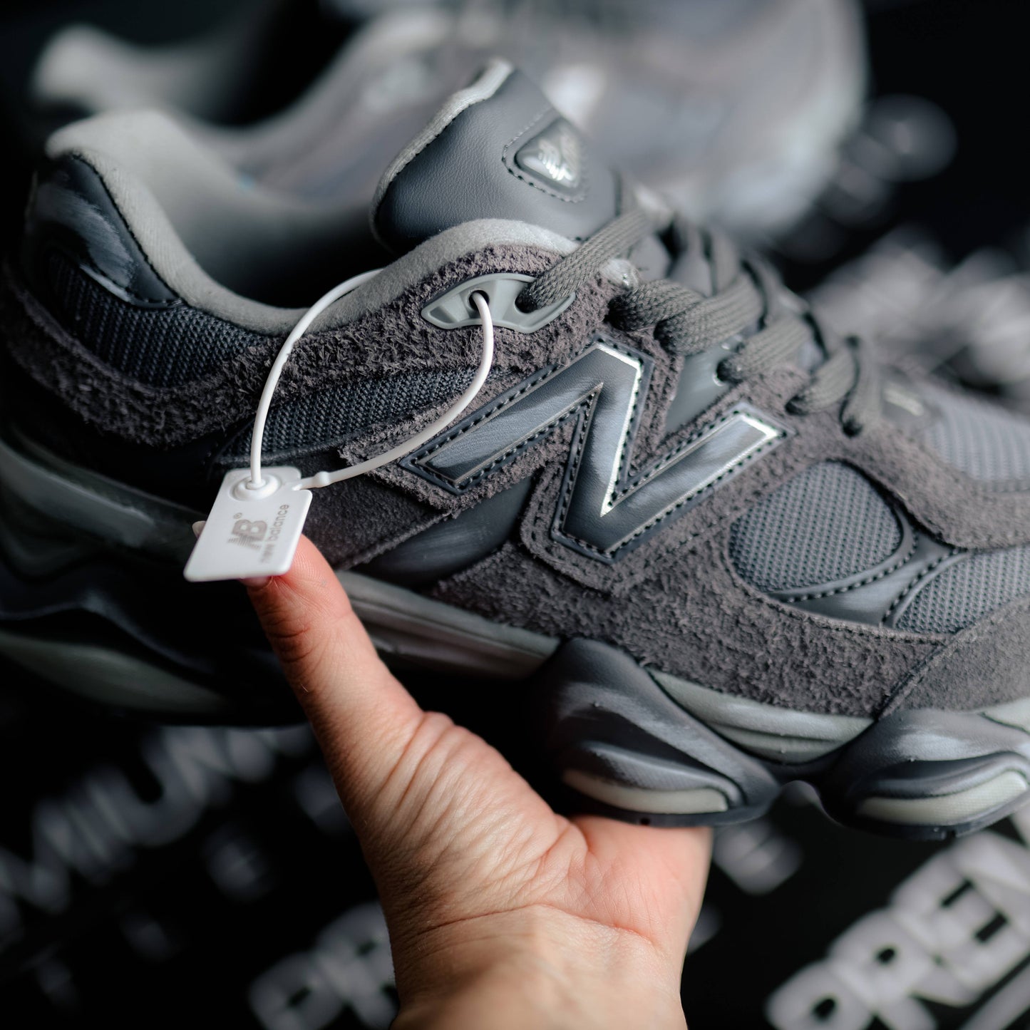 New Balance 9060 dark Grey