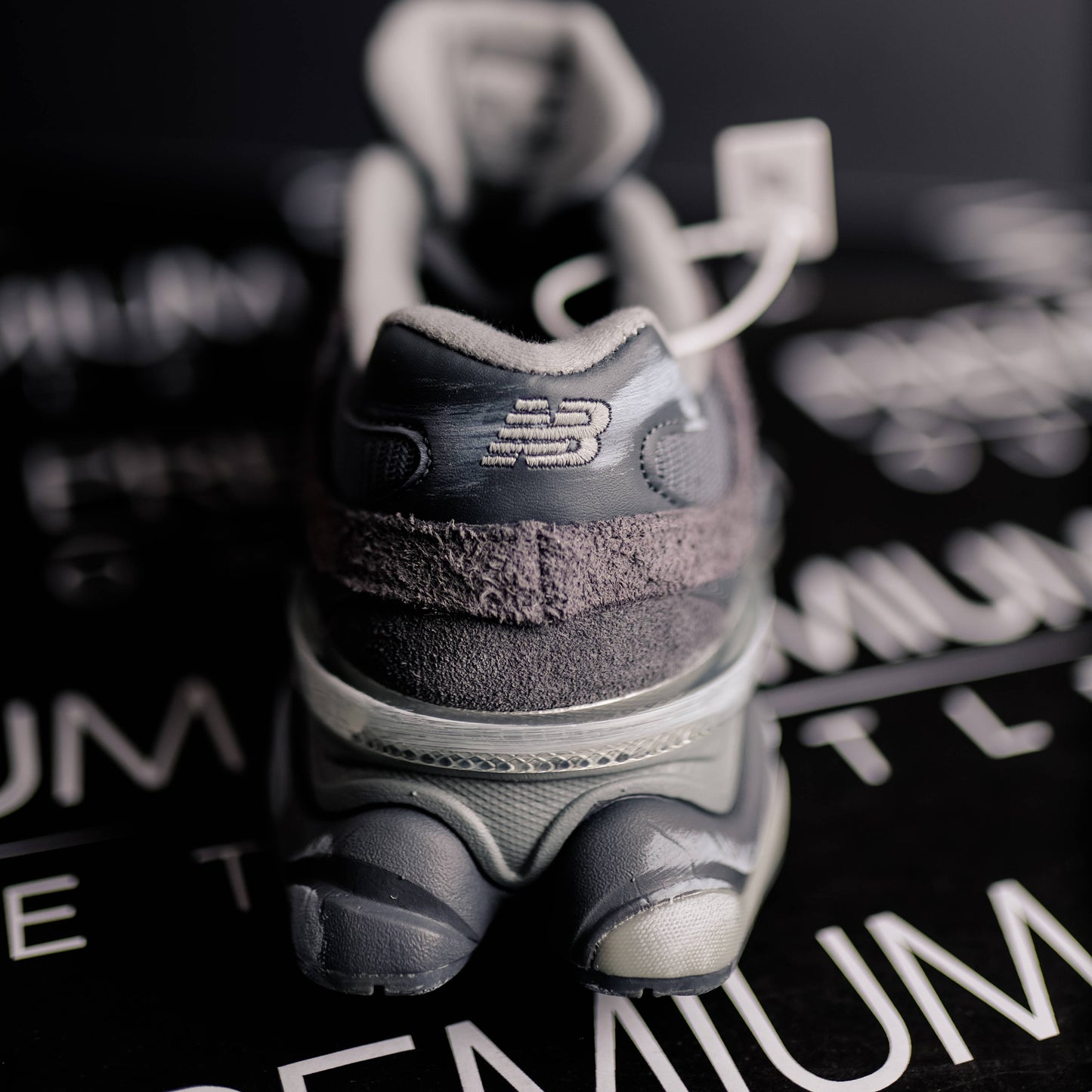 New Balance 9060 dark Grey