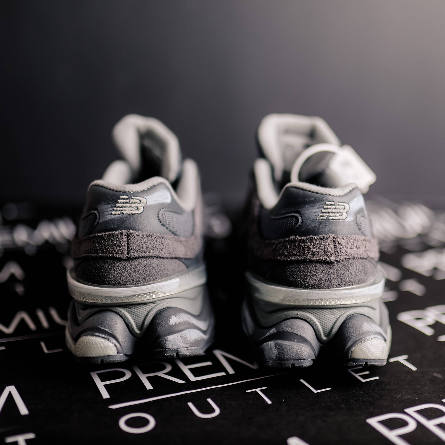 New Balance 9060 dark Grey