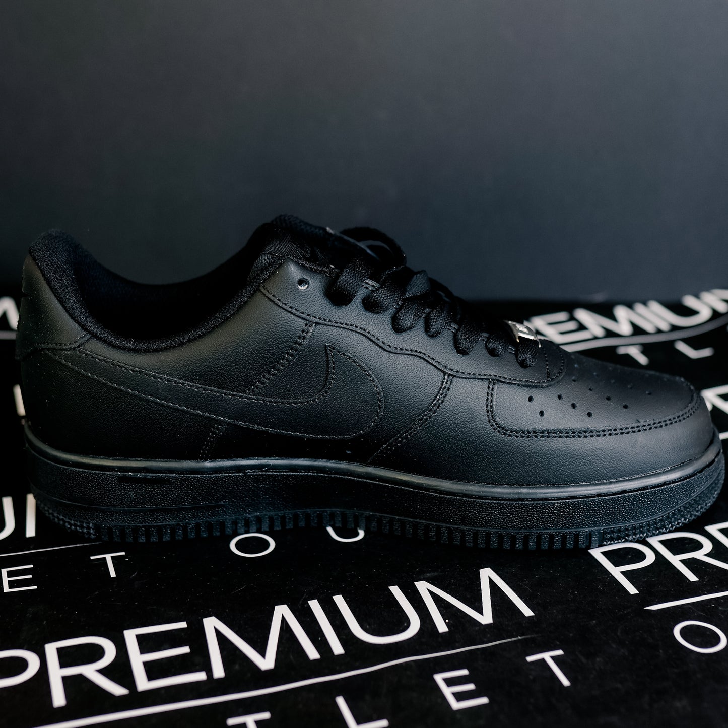 Nike Air Force 1 Black