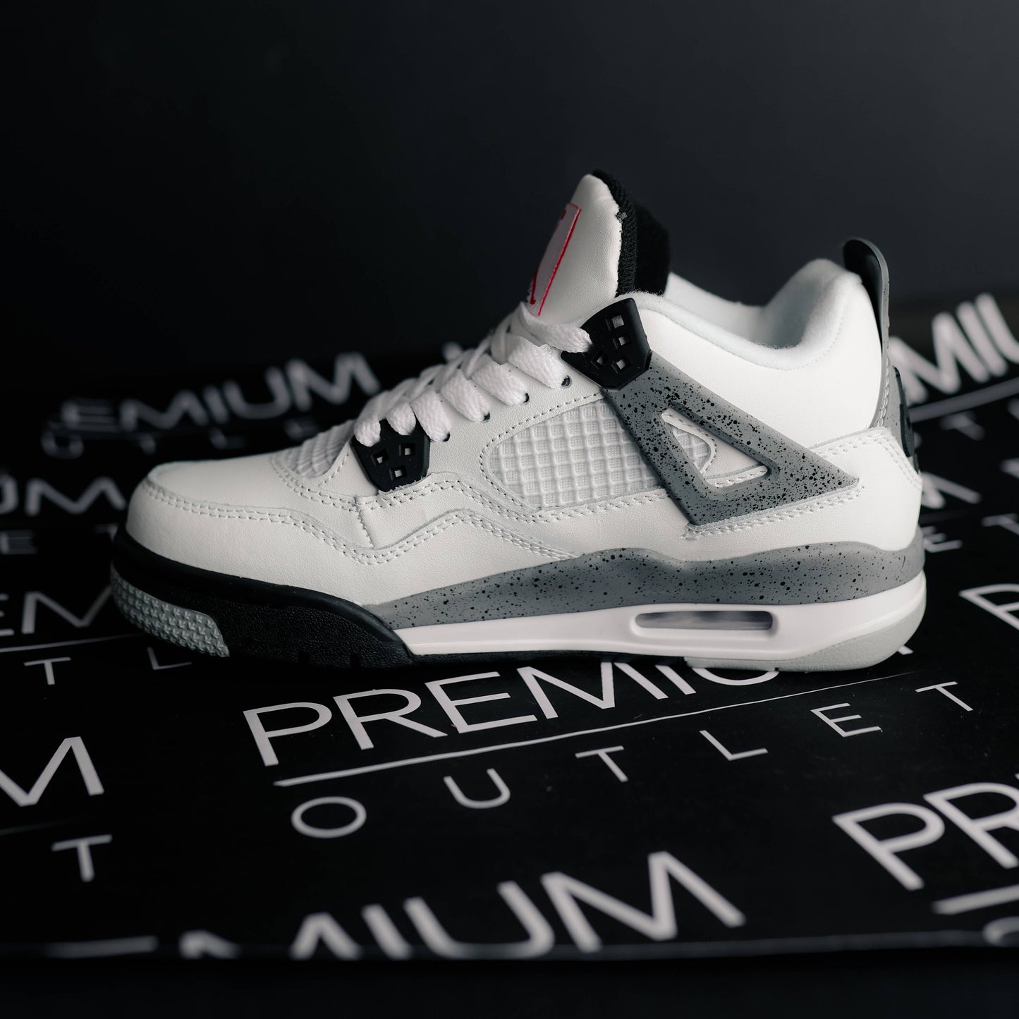 Nike Air Jordan 4 retro White Cement