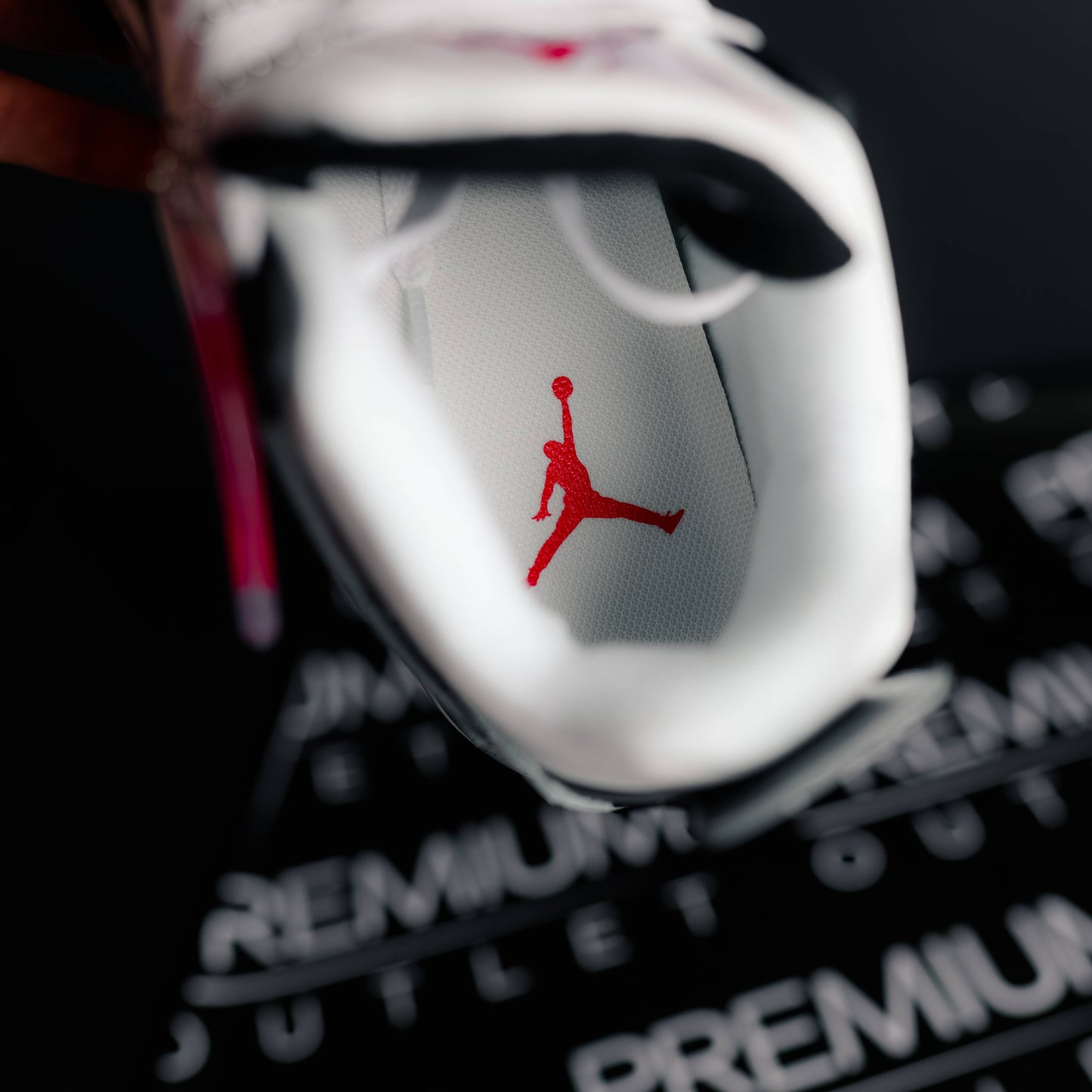 Nike Air Jordan 4 retro White Cement