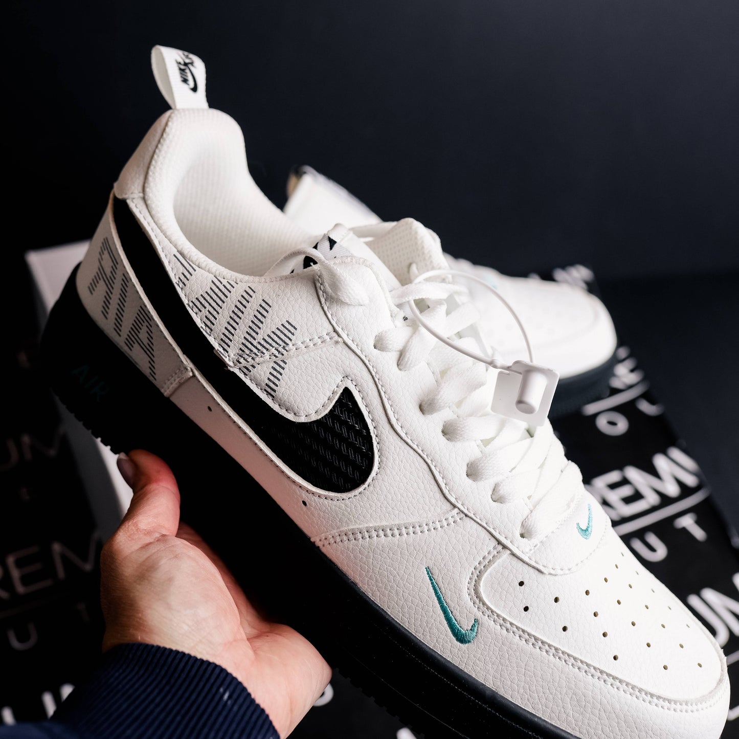 Nike Air Force 1 '07 White And Black