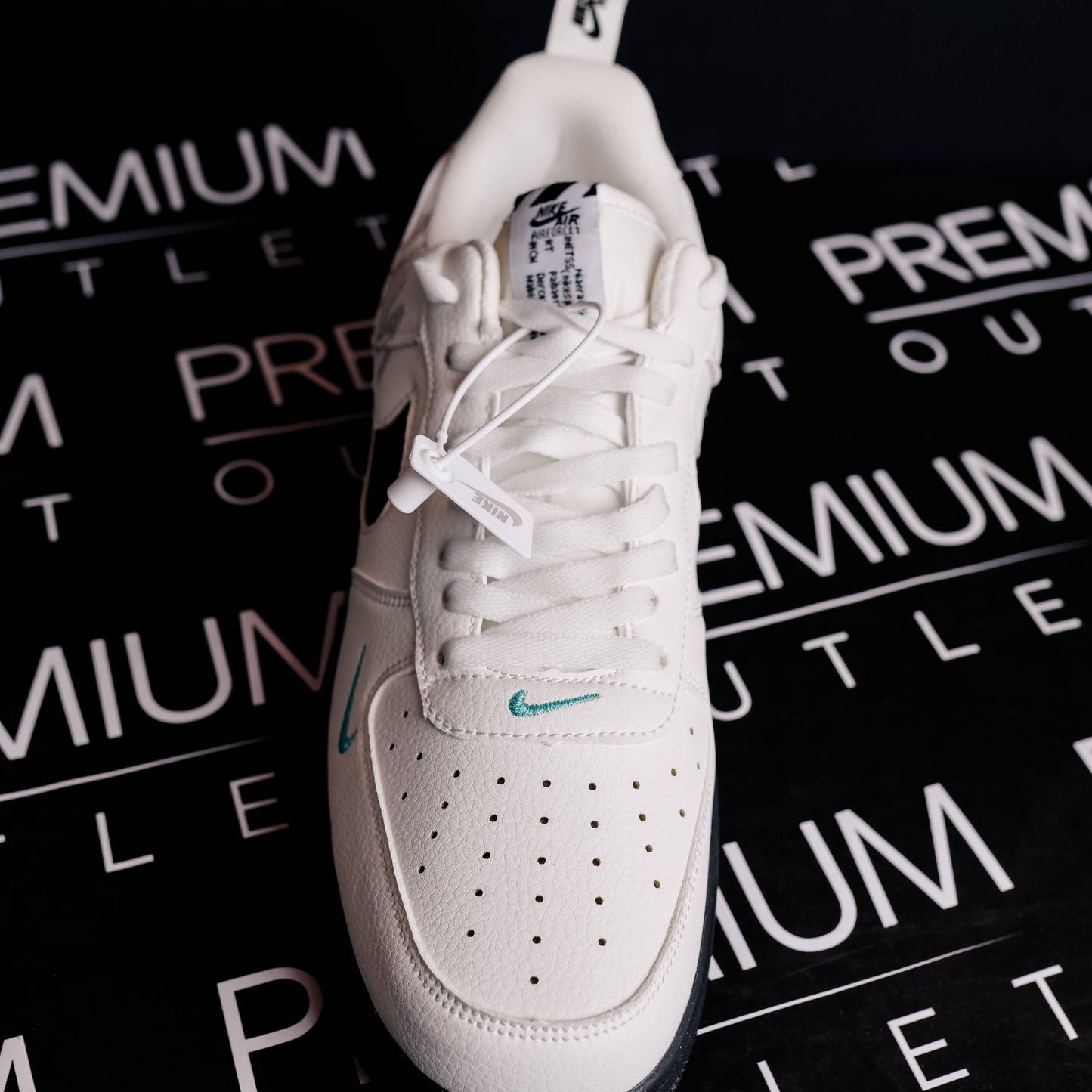 Nike Air Force 1 '07 White And Black
