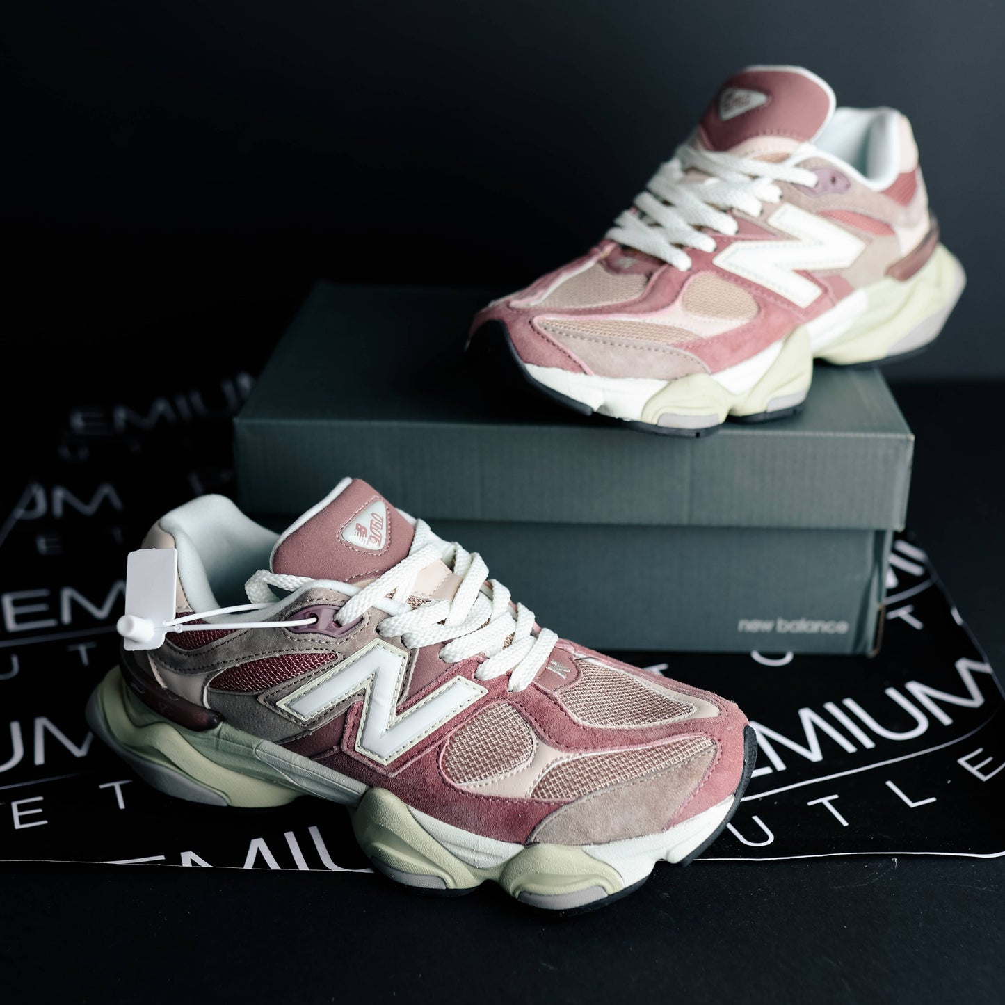 New Balance 9060 Pink