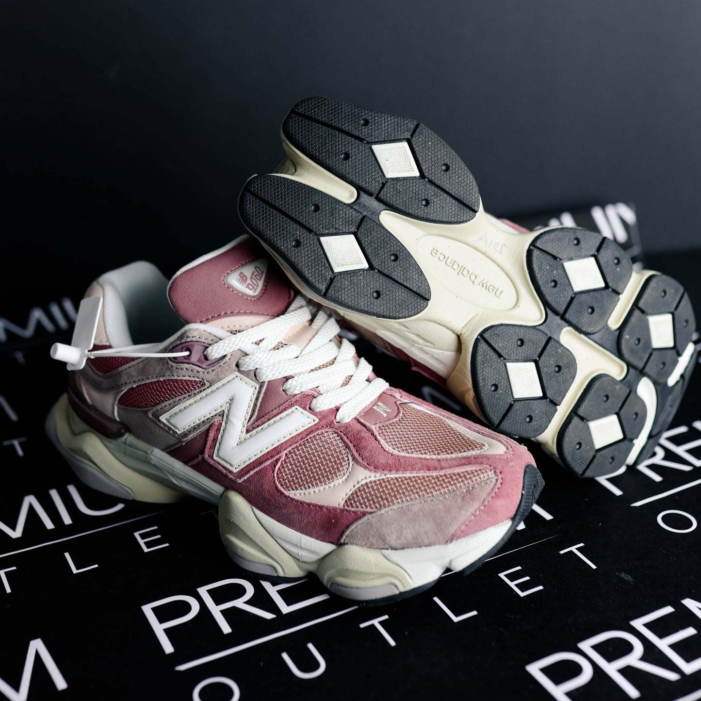 New Balance 9060 Pink