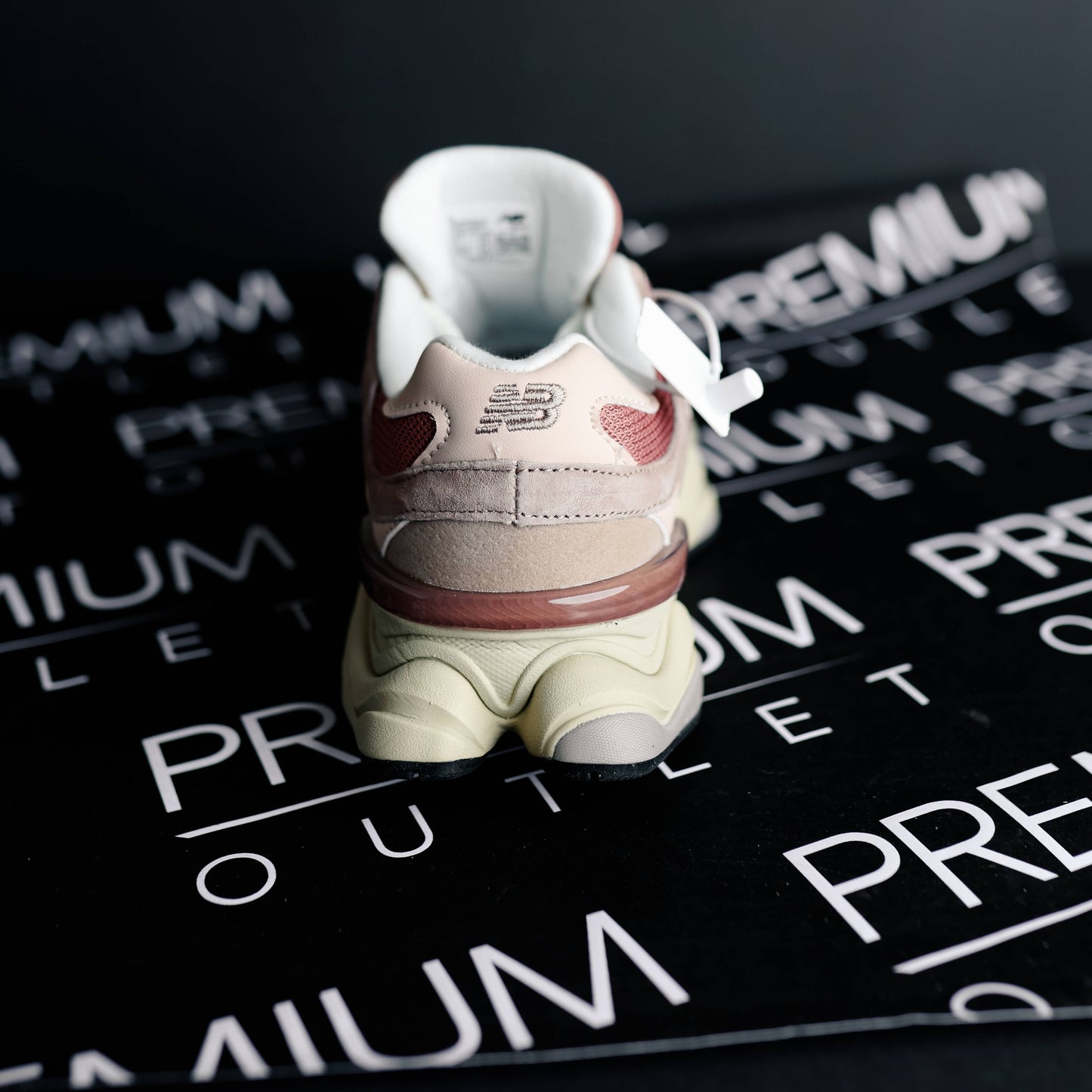 New Balance 9060 Pink