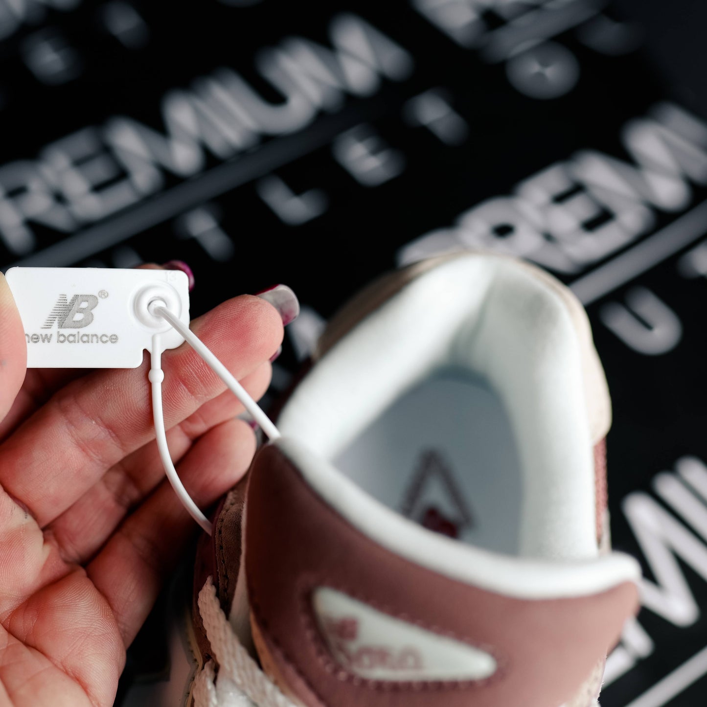 New Balance 9060 Pink