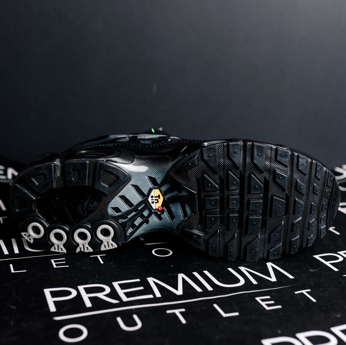 Nike Air Max Plus TN Paris Saint-Germain Black Particle Grey