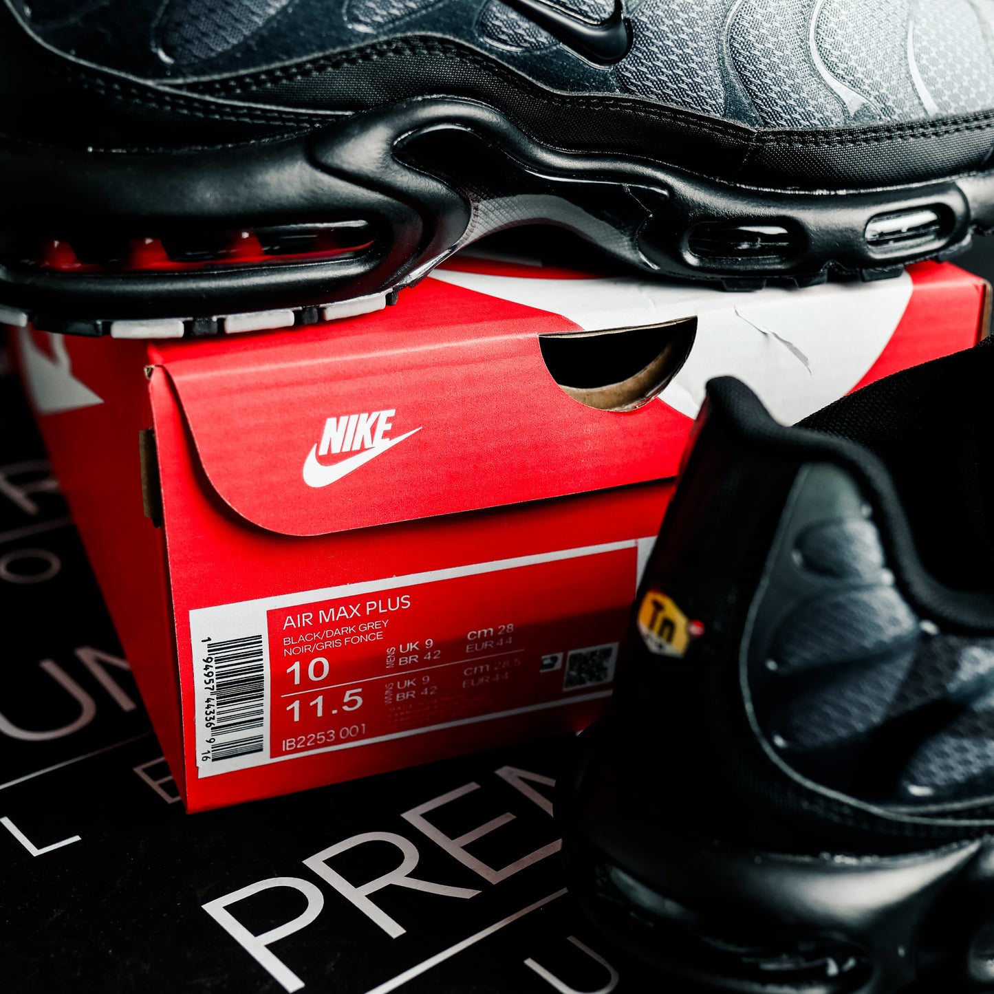 Nike Air Max Plus TN Paris Saint-Germain Black Particle Grey