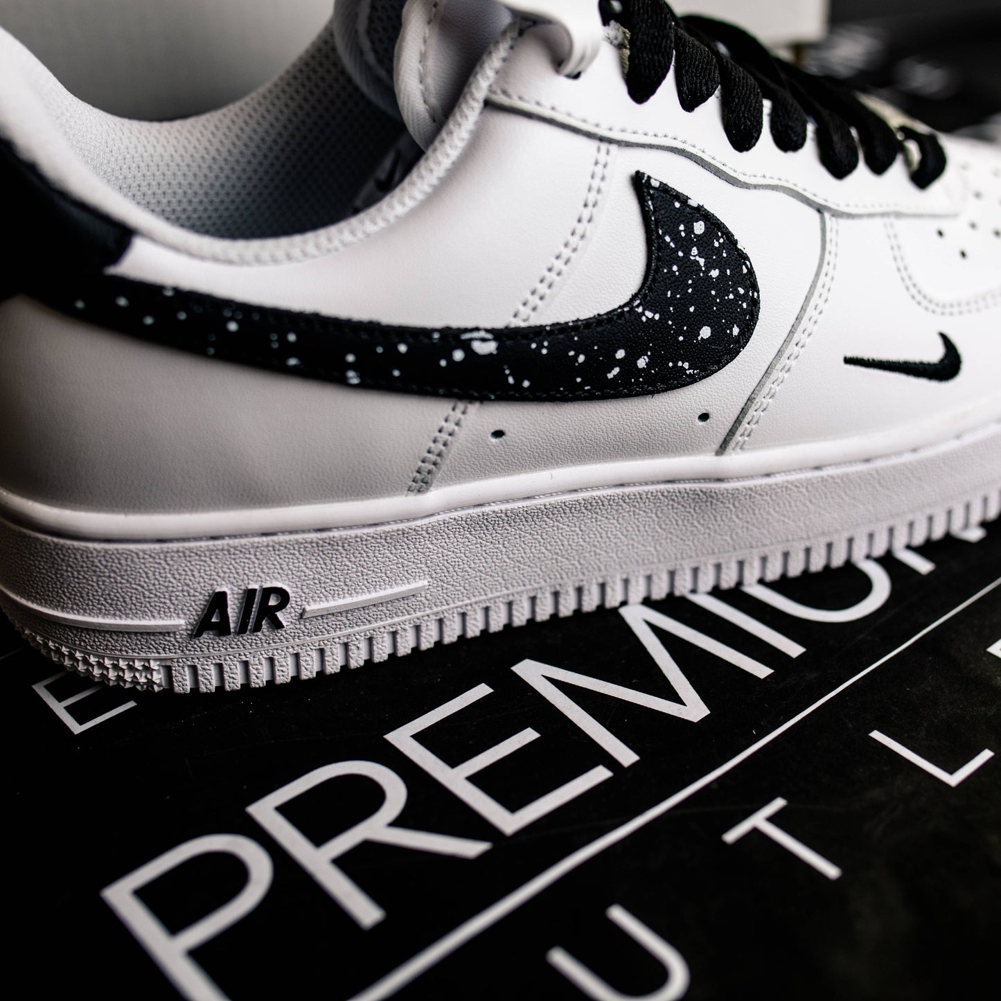 Nike Air Force 1 '07 White and Black