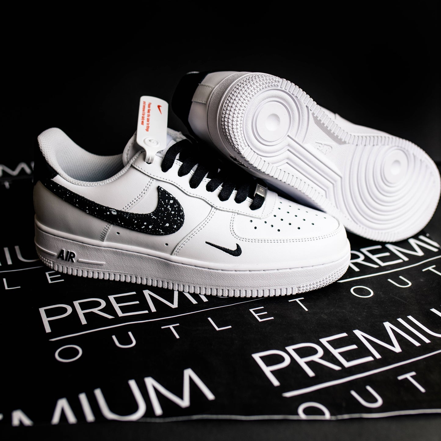 Nike Air Force 1 '07 White and Black