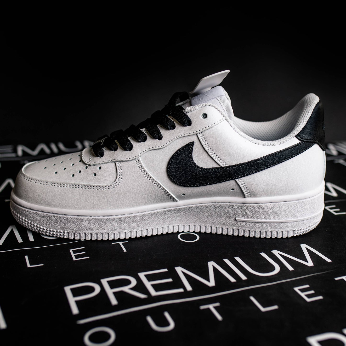 Nike Air Force 1 '07 White and Black
