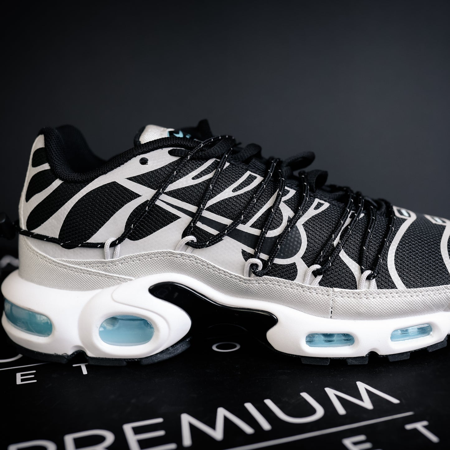 Nike Air Max Plus Utility Black White