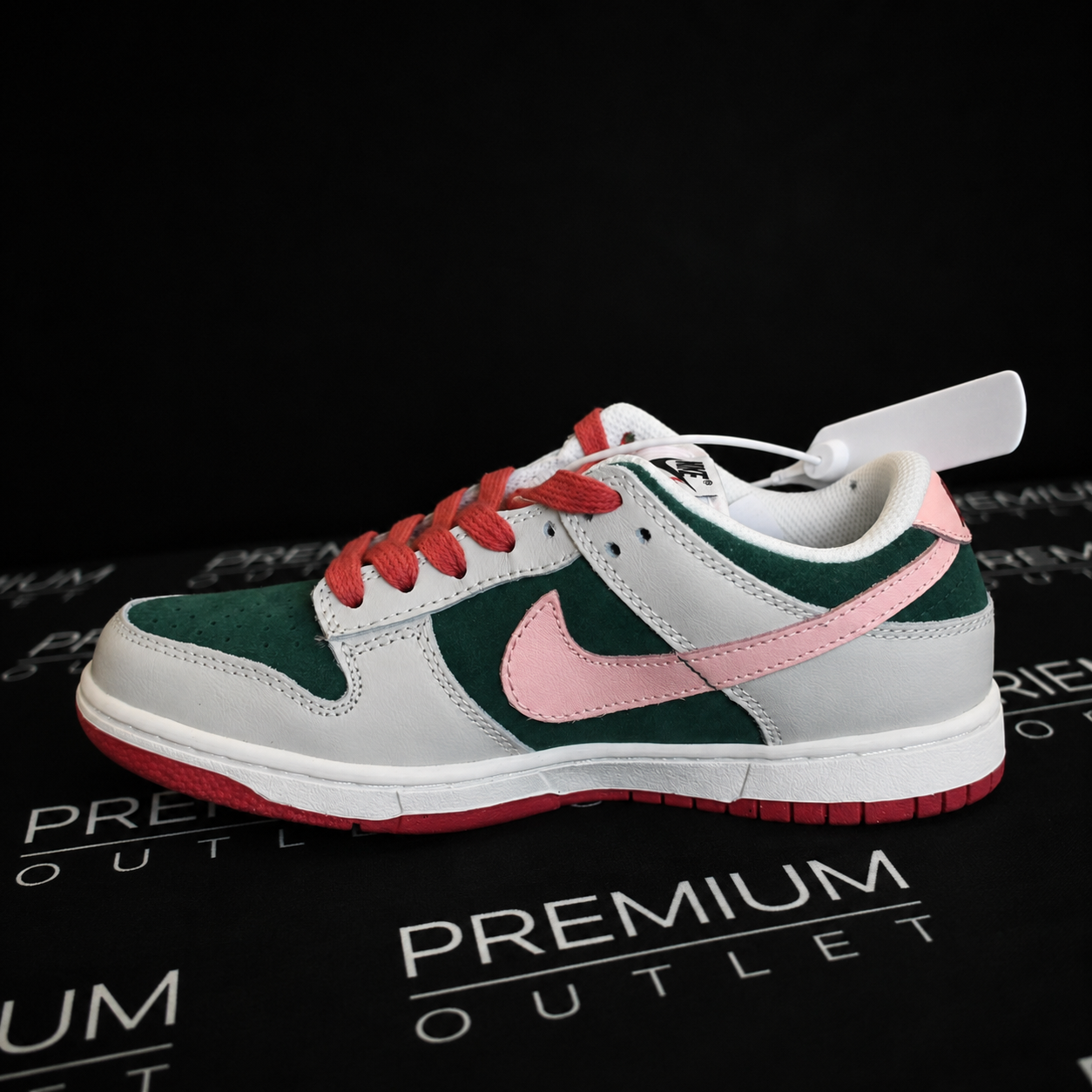 Nike Dunk Low SE "All Petals United"