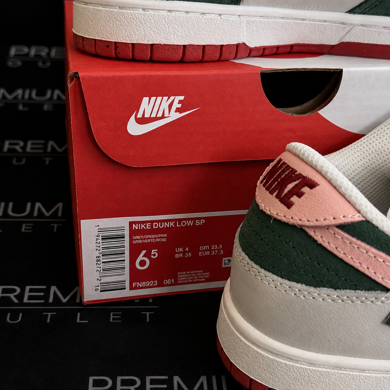 Nike Dunk Low SE "All Petals United"