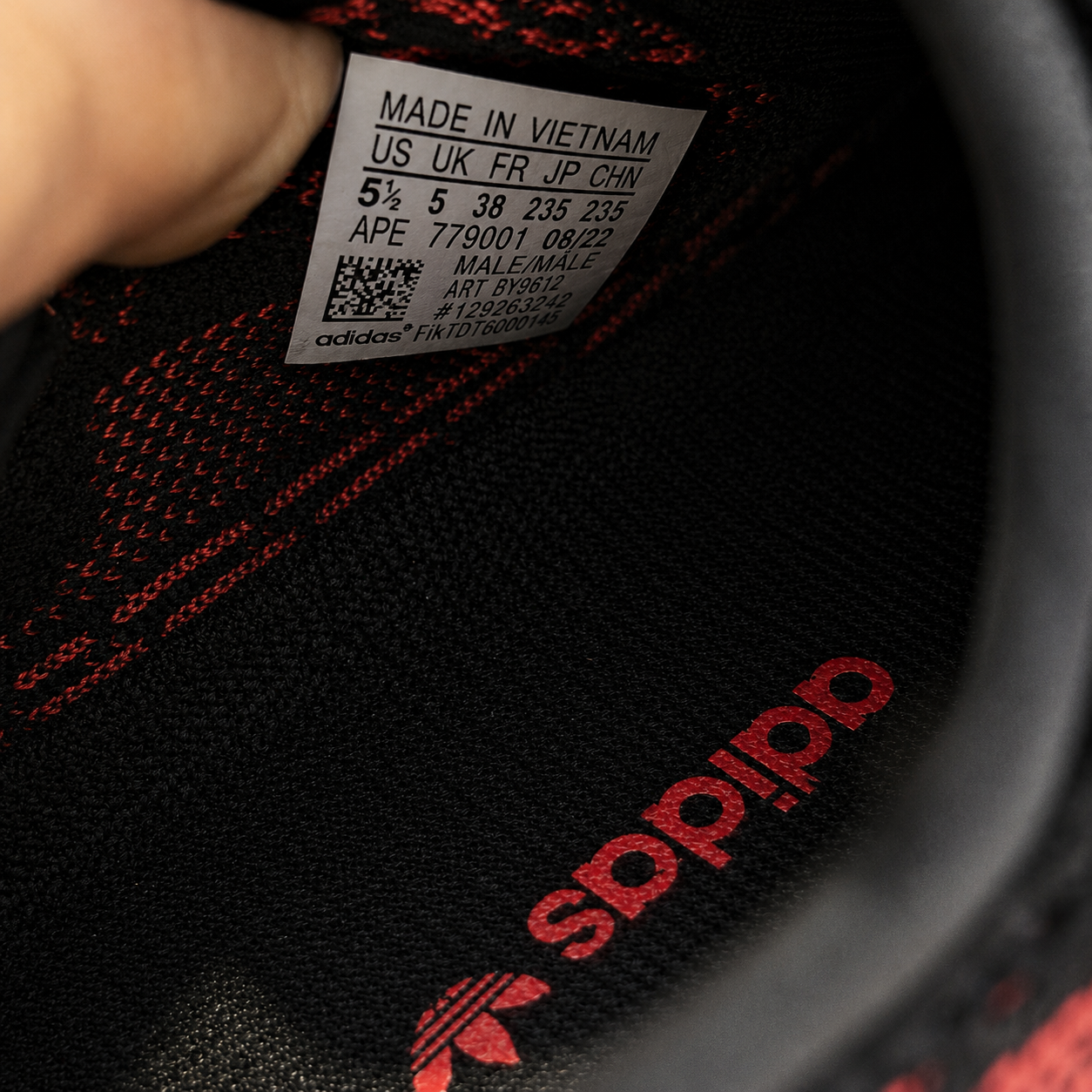 Adidas Yeezy Boost 350 V2 „Core Black Red”
