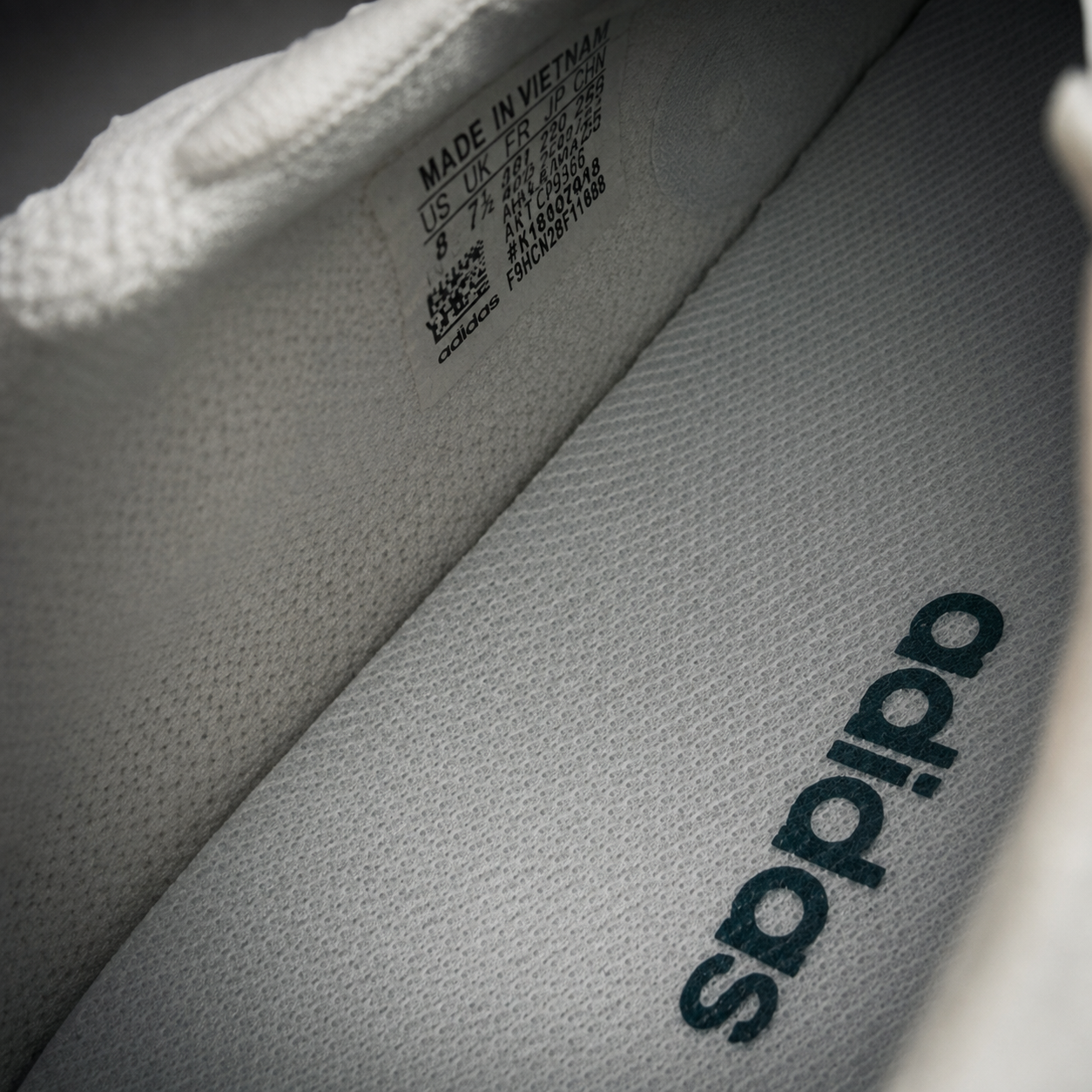 Adidas Yeezy Boost 350 V2 Triple White