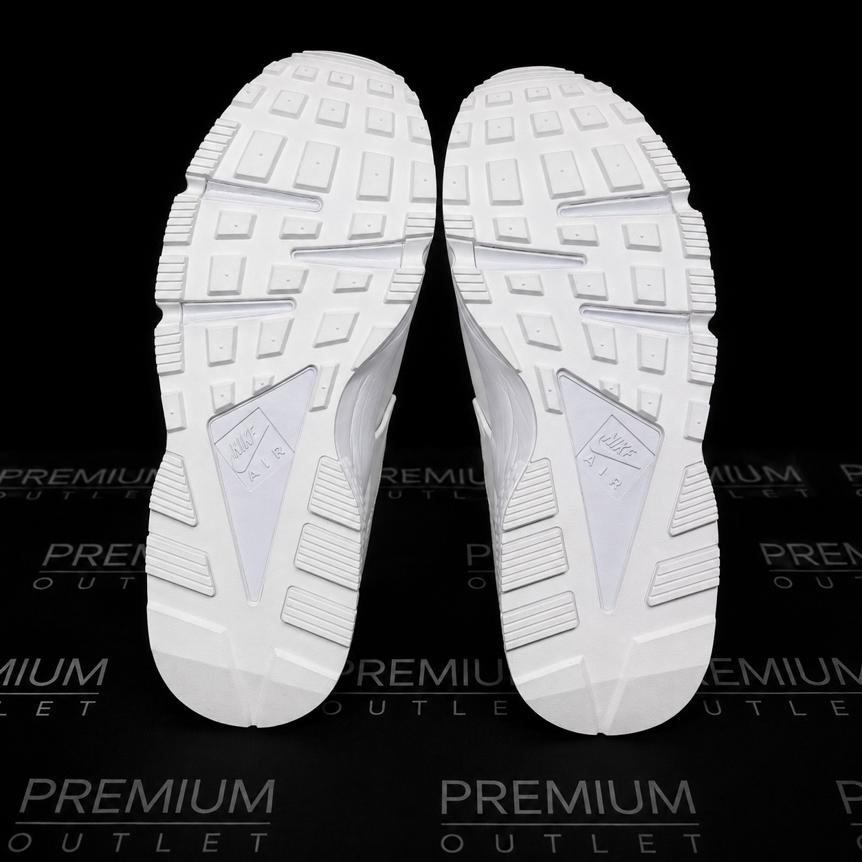 Nike Air Huarache Triple White