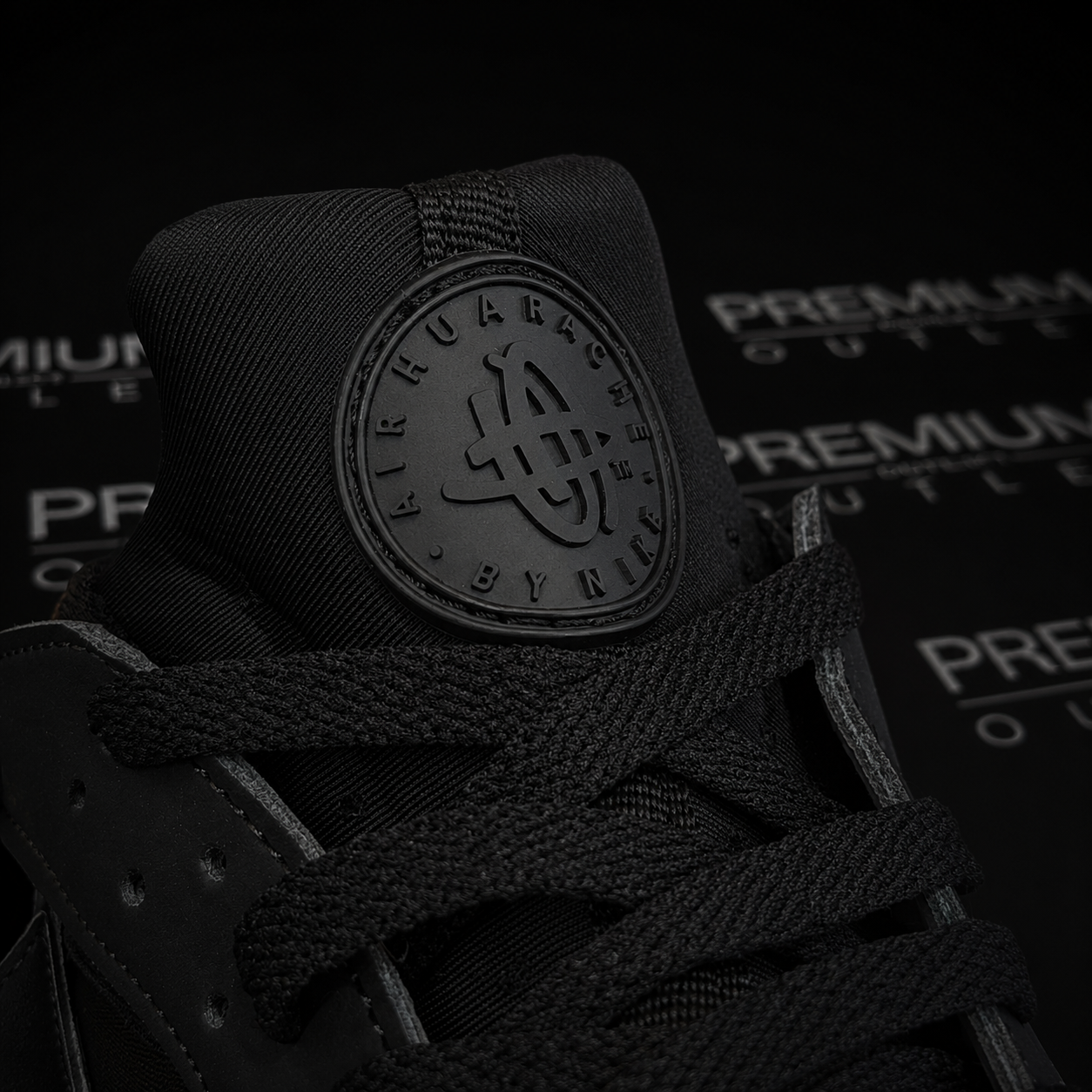 Nike Air Huarache Triple Black