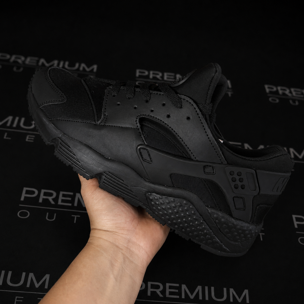 Nike Air Huarache Triple Black