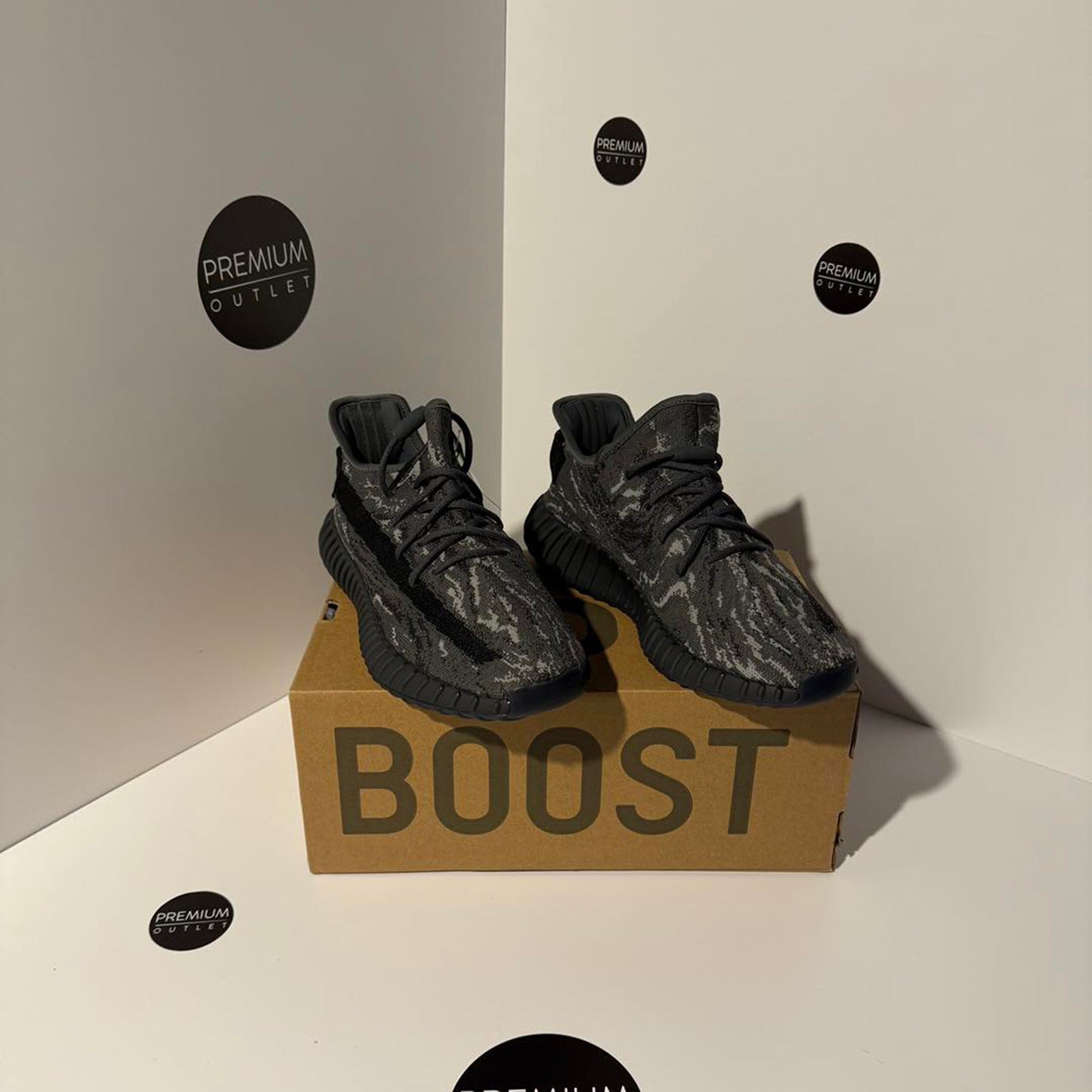 Yeezy Boost 350 V2 Dark Salt