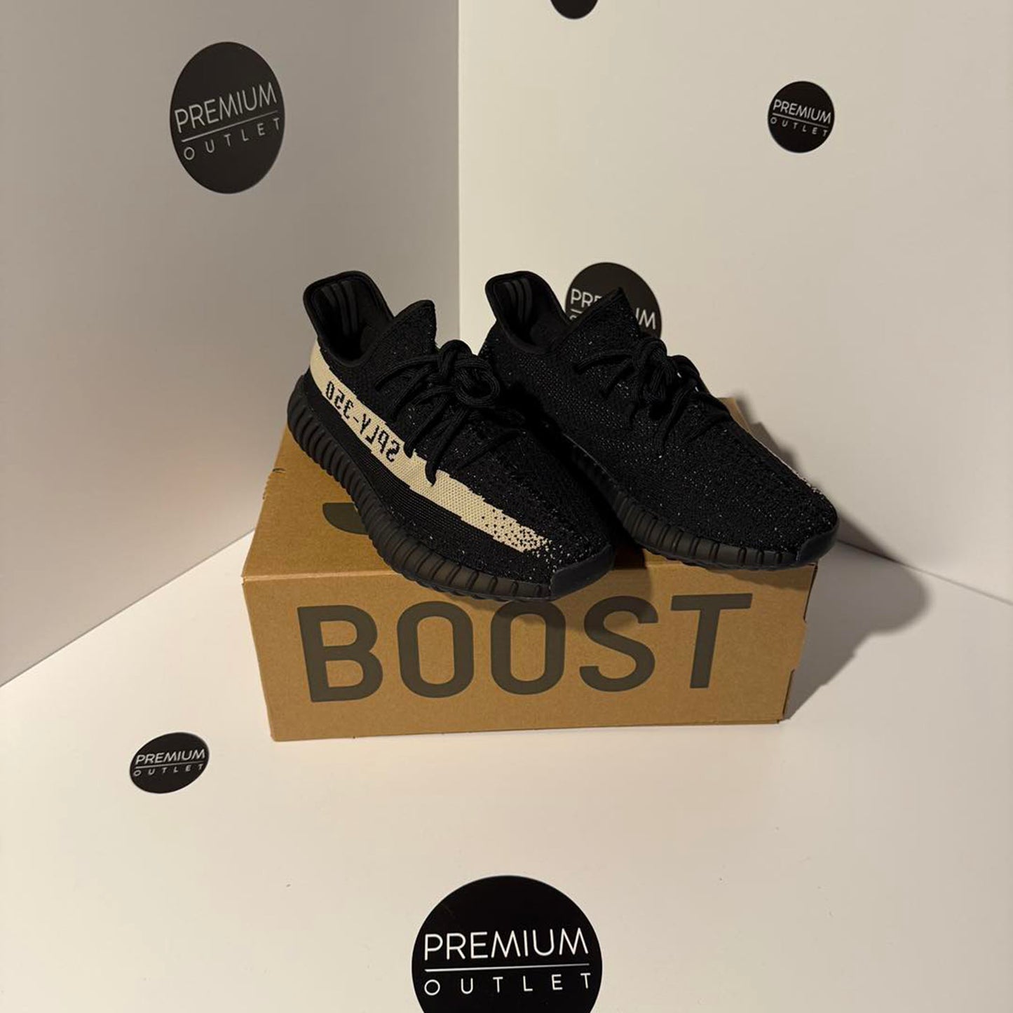 Yeezy Boost 350 V2 Oreo