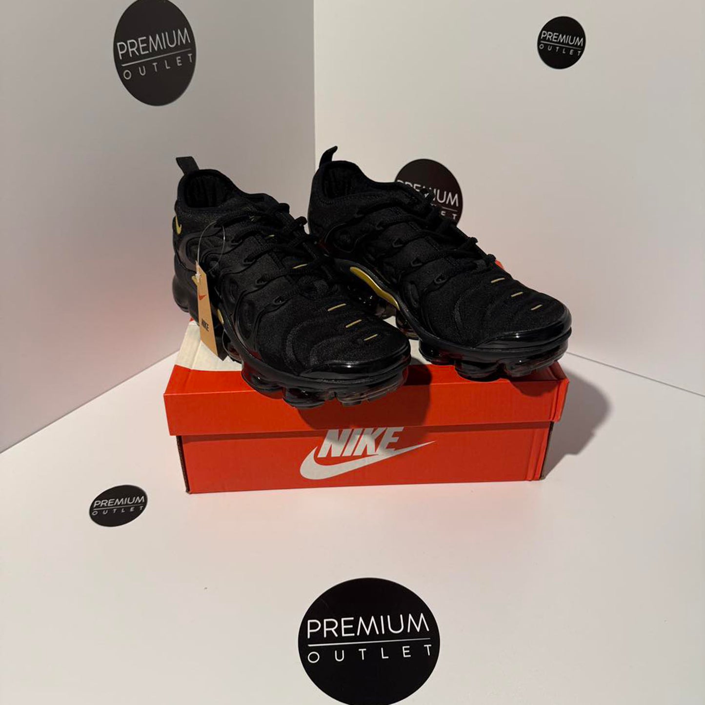 Nike Vapormax Plus Gold