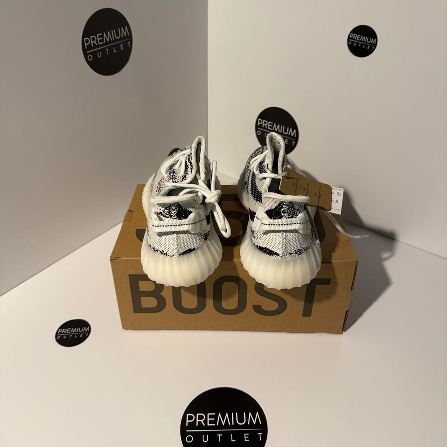 Yeezy Boost 350 V2 Zebra