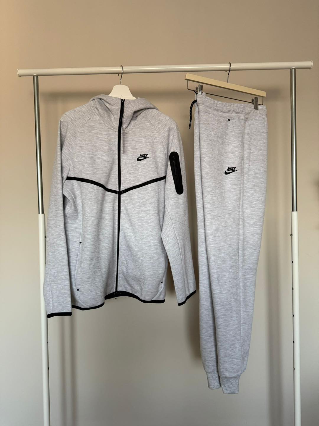Nike Tech Fleece Gray