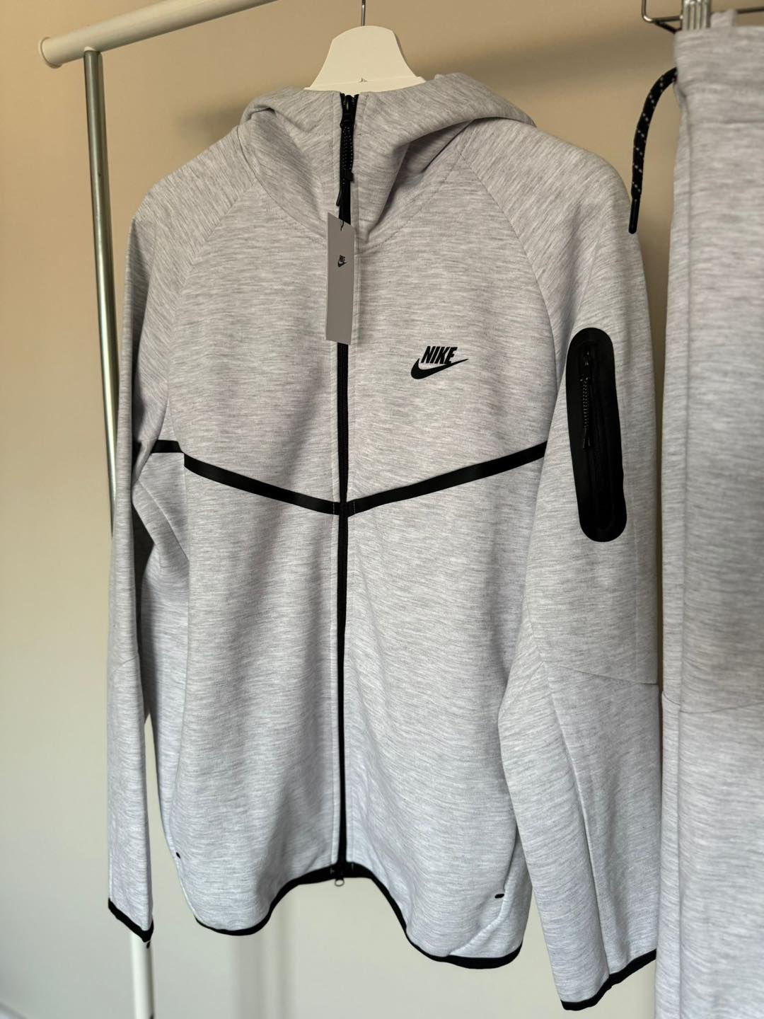 Nike Tech Fleece Gray