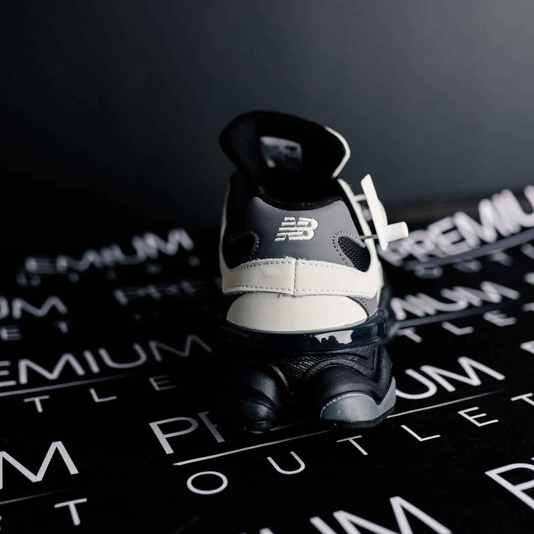 New Balance 9060 Black & White