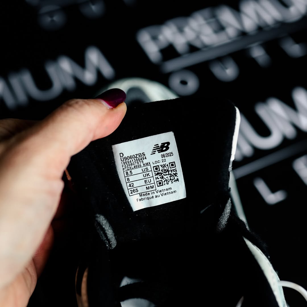 New Balance 9060 Black & White